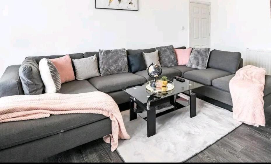 Stylish Furnished Rooms In Barking Centre Exterior foto